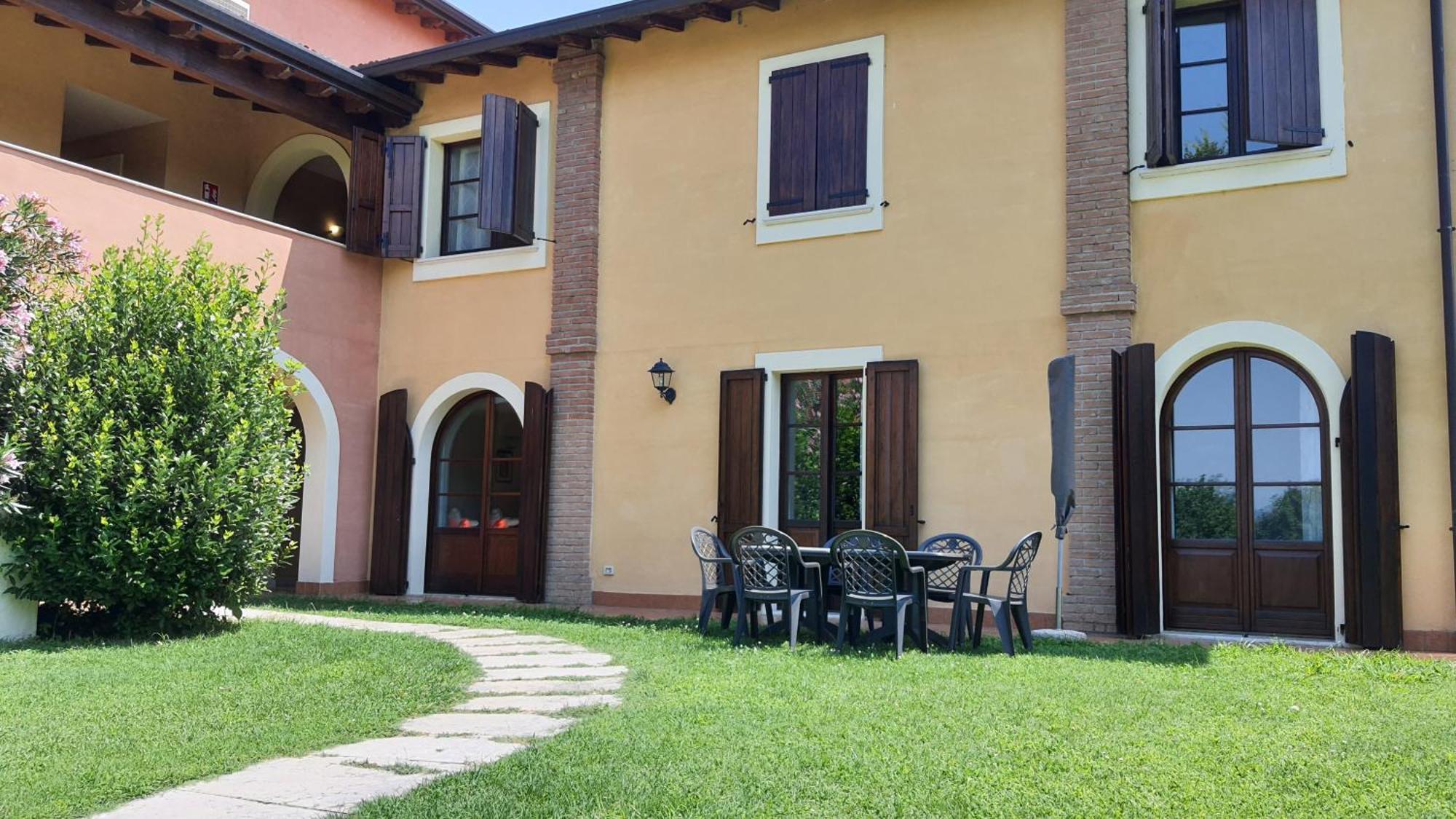 Villa Santa Caterina Манерба дел Гарда Екстериор снимка